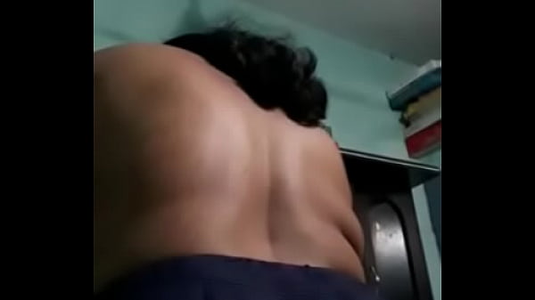 DESI HOUSEWIFE KI PEETH 