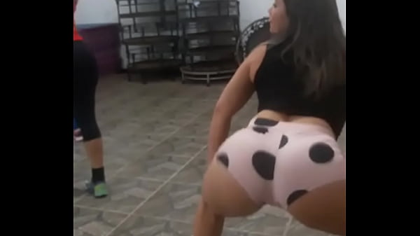 Rabuda dan&ccedil;ando