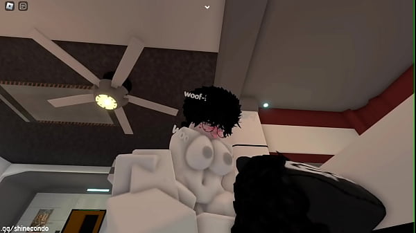 Tonta chica sexy es follada por un desconocido con el pene suelto en roblox  