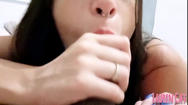 Boquete desleixado com deliciosa gozada na boca 