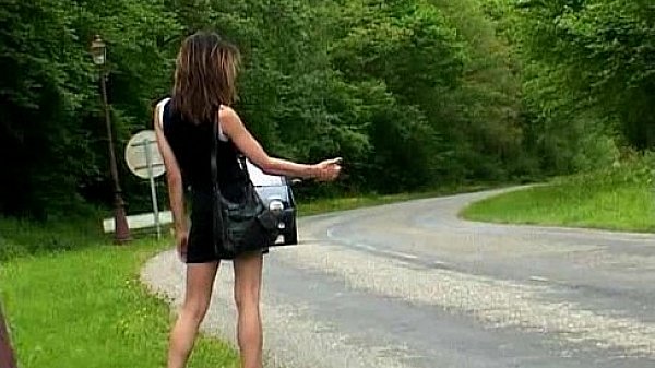 Jeune beurette se fait bien enculer