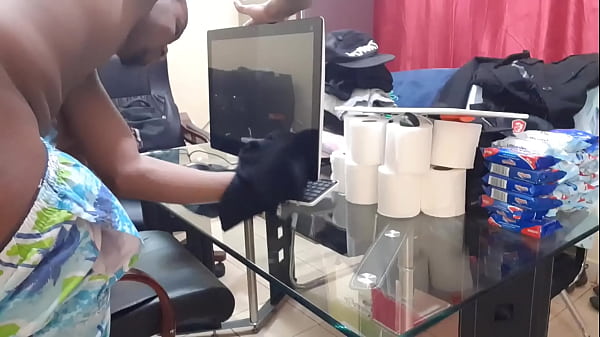 Kuća za či&scaron;ćenje voajera Gola pornografija (8)