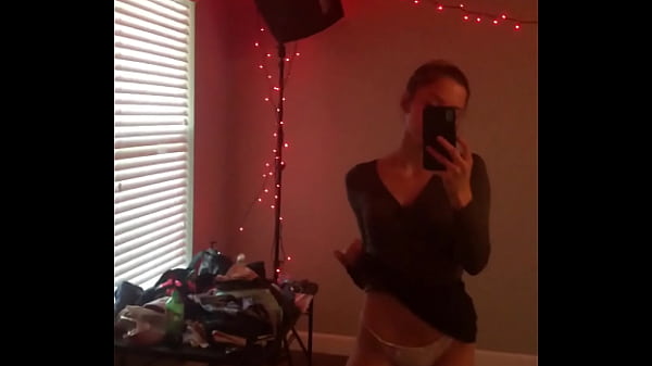 I really Ike sucking on a white dick watch til the end  