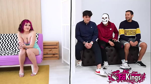 Young Mei can even take 3 rookie dudes. She's about to teach 'em a lesson!