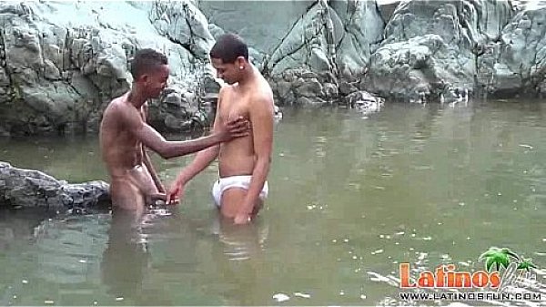 Tall lean Latino skinny-dipping before oral 2some