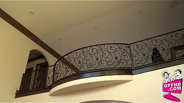 Girls having fun 0319  