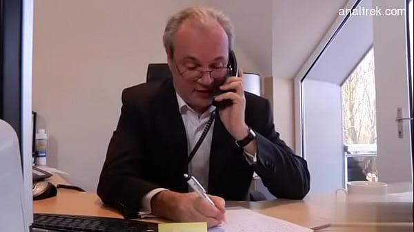 Glamour housewife ballslicking