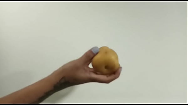 manos peque&ntilde;as agarran criollas grandes