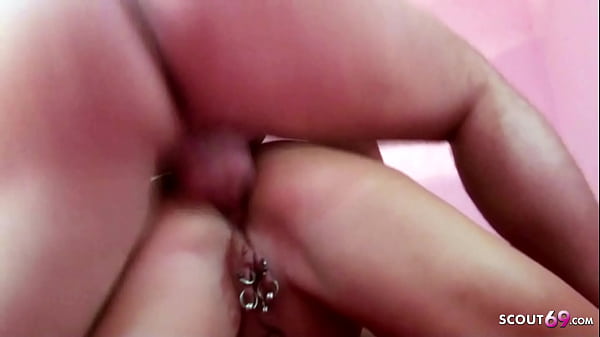 Deutsche Mutter Nadja Summer und ihre Freundin im Swingerclub in den Arsch gefickt  