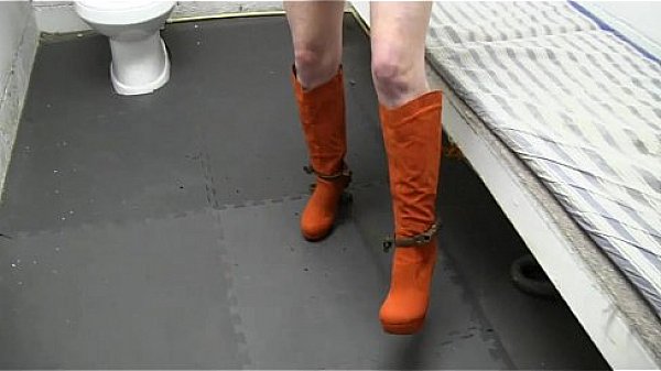 Amanda - Punished dancing