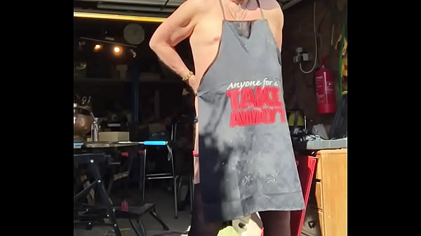 Really enjoy risky wanking outdoors