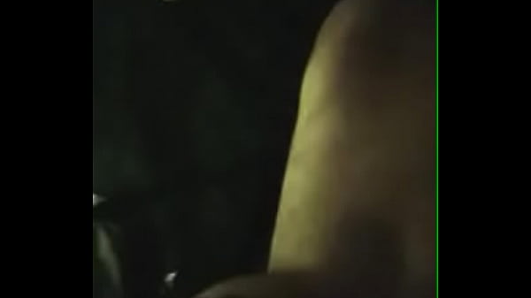 culiandome a madura culona en su cama