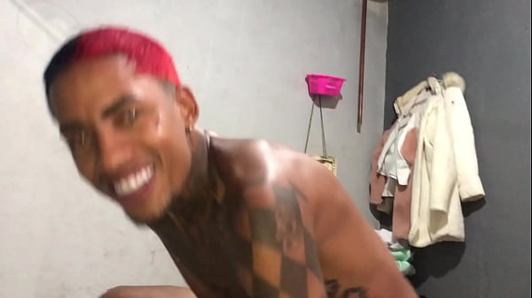 Vazou na net suruba entre amigos no pelo.