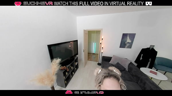 Hot sexy blonde Lilith Liber fucks a horny guy,in VR.