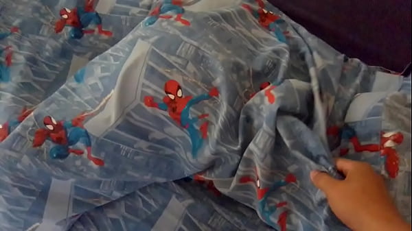 Mi hermano entra a mi cuarto  