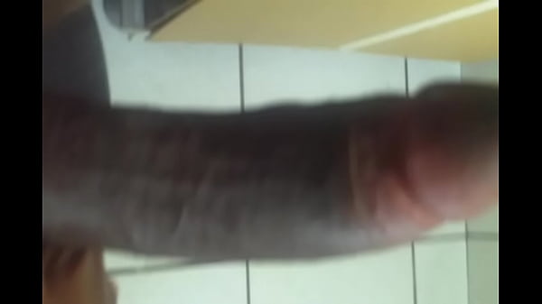 Dando uma gozada no trabalho.