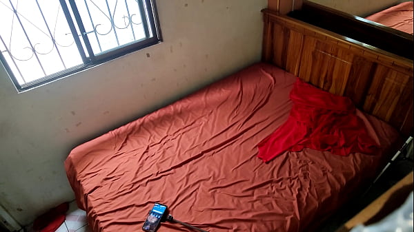 My stepbrother arrived home just when I was doing homemade porn, we were going to fuck but my stepbrother's wife arrived and the scene interrupted. UNEXPECTED END. Homemade real porn of new actors 