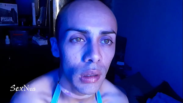 bailando electr&oacute;nica desnuda  