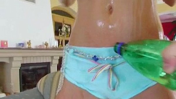 Ass Traffic Sunny's smooth butt is ready to get banged