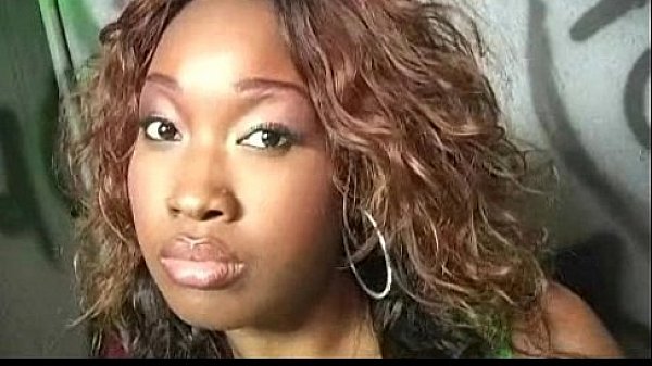 Gloryhole-initiations-black-girl-sucks-white-dick 01