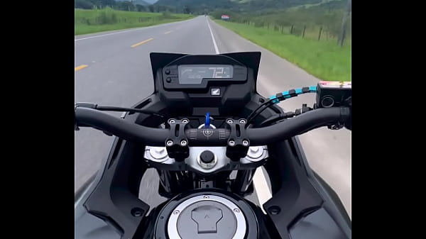 Fudendo moto na quebrada  