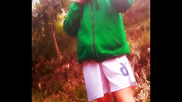 me puse con ropa interior de mujer y me masturbe 