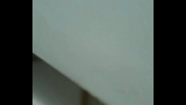 Quay l&eacute;n đ&ocirc;i t&igrave;nh nh&acirc;n trong nh&agrave; nghỉ