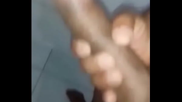 Motorista dotado punhetando  