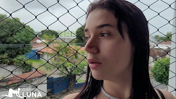 Esposa Novinha e Gostosa Ficou com a Bucetinha Babando de Tes&atilde;o!