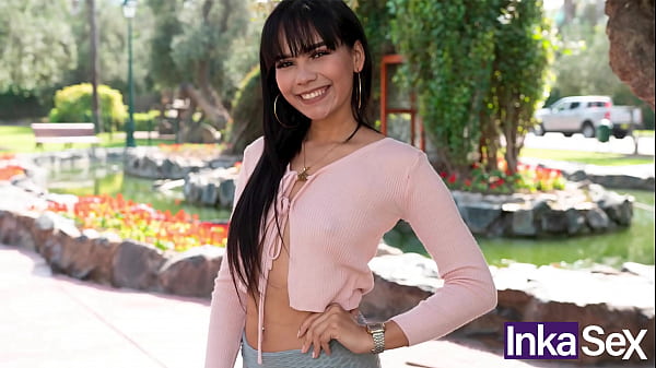 Flaquita venezolana descansa en un parque y es acosada por peruano dotado