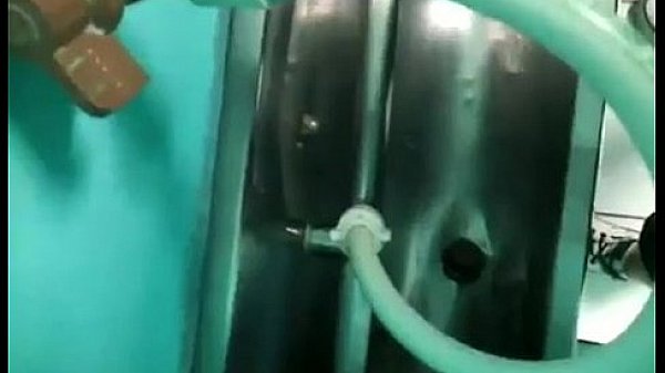 Pauzudo no Banheiro P&uacute;blico 