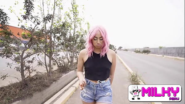 Peruana no encuentra trabajo en su pa&iacute;s y se ve en la necesidad de entregar su cuerpo a cambio de dinero 