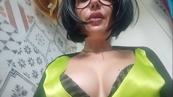 Chantal Channel, your sexy giantess stepmom 