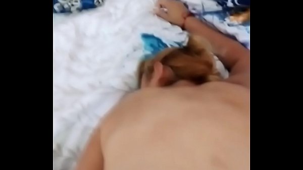 Le gusta su consolador y mi verga en la vagina