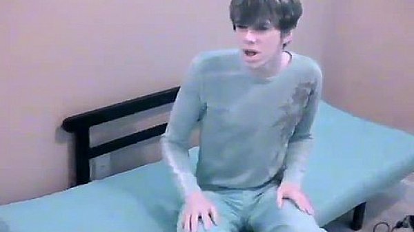 Photo gay france solo He looks pretty saucy when he unwraps down to  