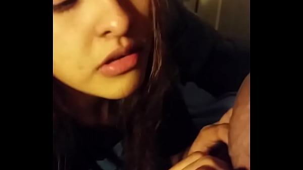 mi muner me despierta besandome el pito a ella le encanta chuparmelo  