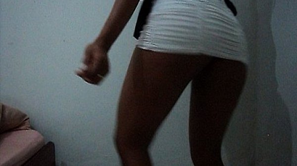 sandrinha de vestido transparente