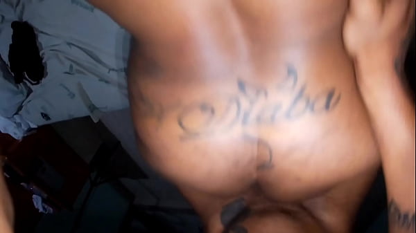 Garoto metendo forte na buceta da negra rabuda  