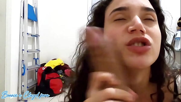 Ela mamou dois e bebeu leite !