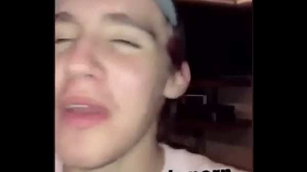 Tres weyes hacen sus cosas m&aacute;gicas