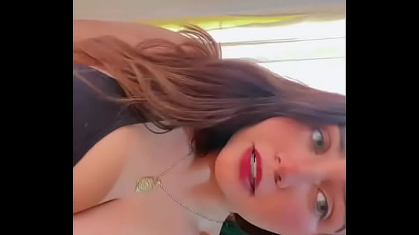 Jalatela con mis tetas porfavor  