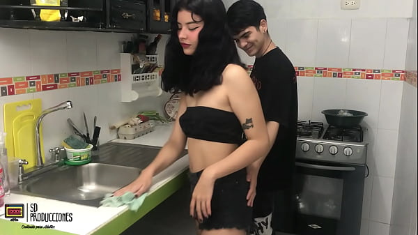 Le doy una buena follada a mi hermanastra- Cum en su boca  