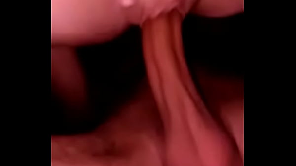 safada tomando forte de quatro