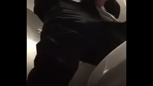 1AD2B28A-81A3-4F8F-BCCF-7965830376F4.MOV  