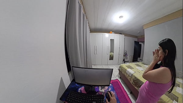 Dona de Casa Paga T&eacute;cnico Com a Bunda Enquanto Marido Esta Fora