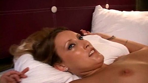 Amateur Chick Takes Money For A Fuck 1