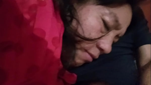 Mi madura cristiana me pide encontrarnos para tener sexo todo el dia, se escapa de la iglesia y se viene conmigo por su dosis de leche