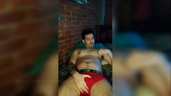 Me saco la leche de mi vergota grande y gorda 