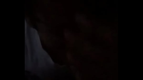 Chupando o meu pau enquanto a namorada o espera em casa