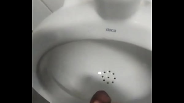 Aquela mijada na esta&ccedil;&atilde;o. 